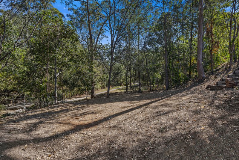 Photo - 5 Leonarda Drive, Arana Hills QLD 4054 - Image 9