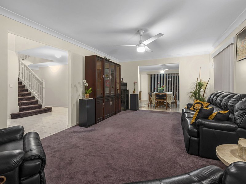 Photo - 5 Leopardwood Court, Albany Creek QLD 4035 - Image 6