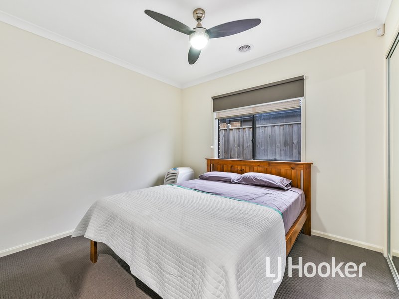 Photo - 5 Leveret Way, Narre Warren South VIC 3805 - Image 6