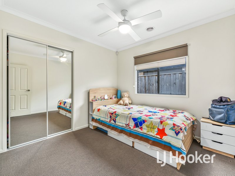 Photo - 5 Leveret Way, Narre Warren South VIC 3805 - Image 7