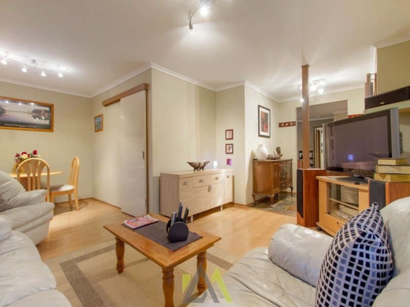 Photo - 5 Lexton Court, Seaford VIC 3198 - Image 6