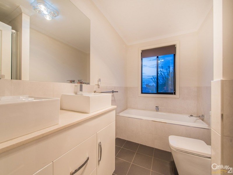 Photo - 5 Lido Court, Oakleigh South VIC 3167 - Image 10