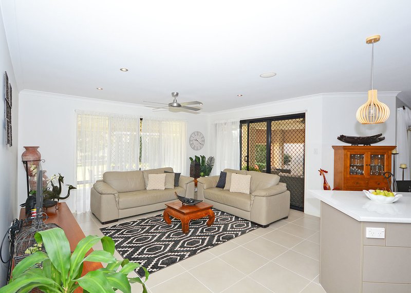 Photo - 5 Lilly Pilly Dr , Burrum Heads QLD 4659 - Image 3