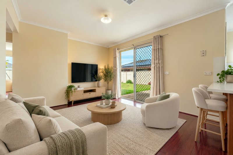 Photo - 5 Limpopa Square, Roxburgh Park VIC 3064 - Image 13