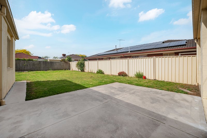 Photo - 5 Limpopa Square, Roxburgh Park VIC 3064 - Image 15
