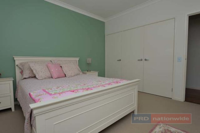 Photo - 5 Lindbeck Avenue, Tumut NSW 2720 - Image 11