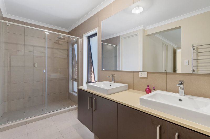 Photo - 5 Lindeman Circuit, Pimpama QLD 4209 - Image 8