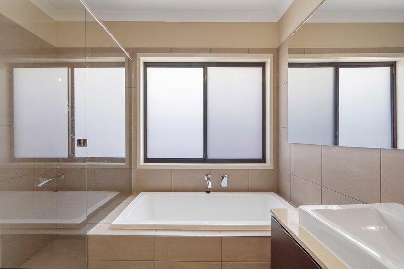 Photo - 5 Lindeman Circuit, Pimpama QLD 4209 - Image 10