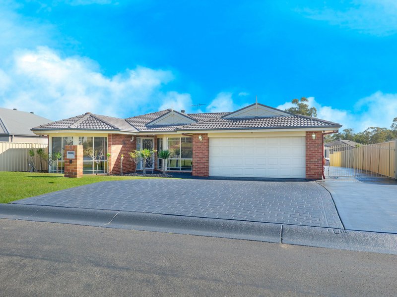 Photo - 5 Lindeman Grove, Cessnock NSW 2325 - Image 2