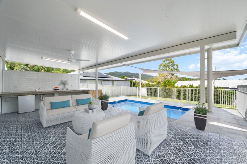 Photo - 5 Links Drive, Cannonvale QLD 4802 - Image 2