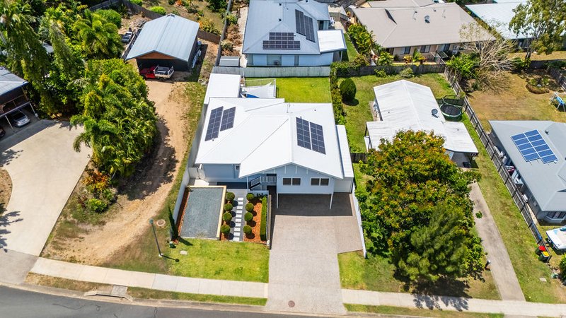 Photo - 5 Links Drive, Cannonvale QLD 4802 - Image 19