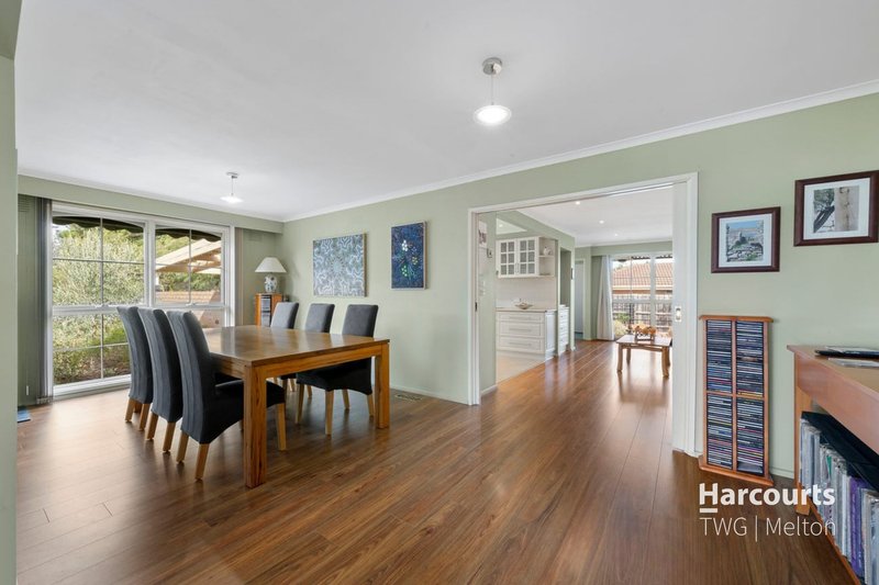 Photo - 5 Linlithgow Way, Melton West VIC 3337 - Image 10