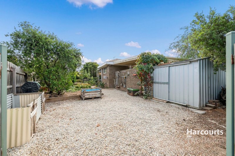 Photo - 5 Linlithgow Way, Melton West VIC 3337 - Image 18