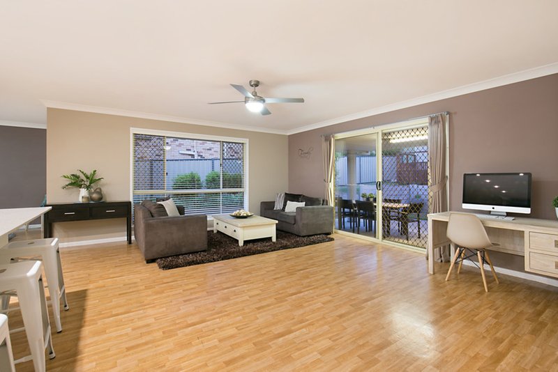 Photo - 5 Lisbeth Street, Springwood QLD 4127 - Image 3