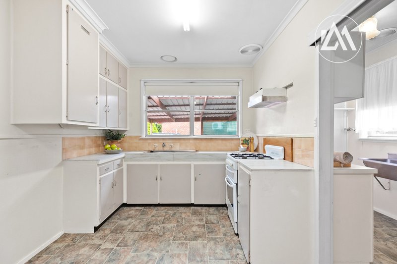 Photo - 5 Lobator Street, Frankston North VIC 3200 - Image 8