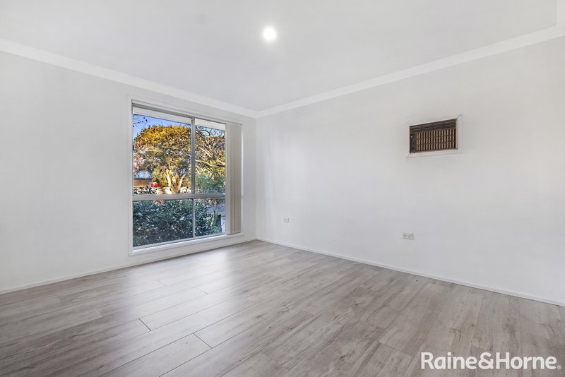 Photo - 5 Lobelia Crescent, Quakers Hill NSW 2763 - Image 8