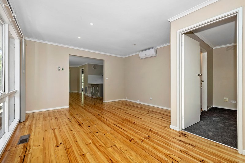 Photo - 5 Lochaber Avenue, Frankston VIC 3199 - Image 3