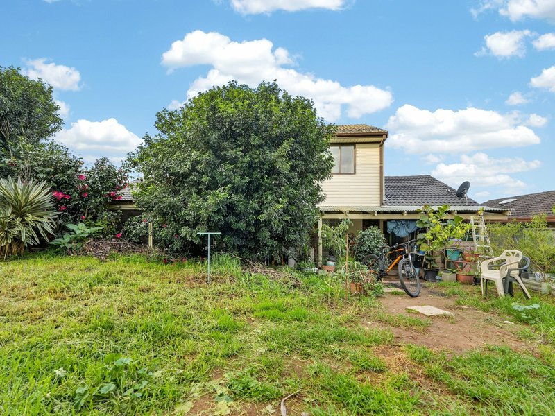 Photo - 5 Lochinver Place, St Andrews NSW 2566 - Image 11
