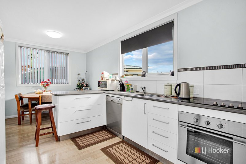 Photo - 5 Lockett Street, Wynyard TAS 7325 - Image 2