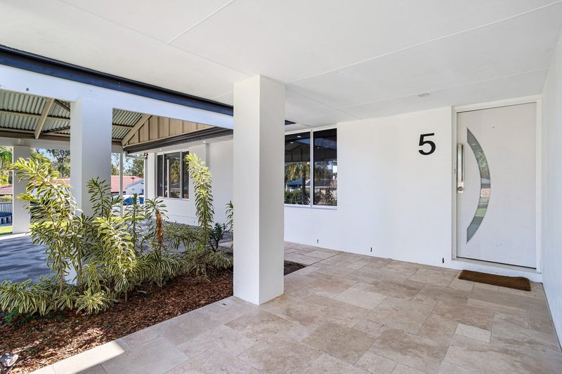 Photo - 5 Lockhart Place, Helensvale QLD 4212 - Image 3