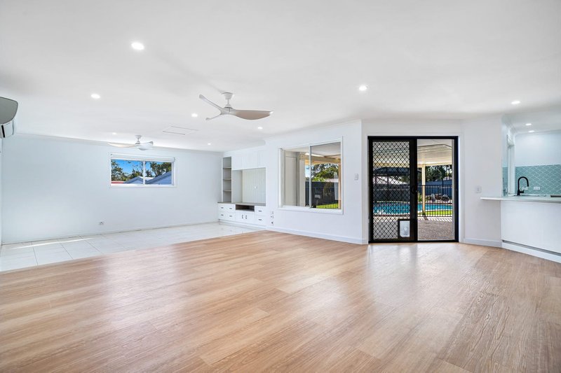 Photo - 5 Lockhart Place, Helensvale QLD 4212 - Image 6