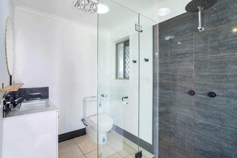 Photo - 5 Lockhart Place, Helensvale QLD 4212 - Image 9