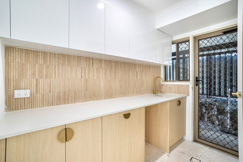 Photo - 5 Lockhart Place, Helensvale QLD 4212 - Image 13