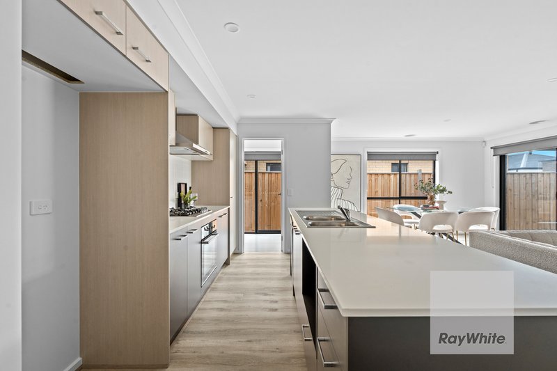 Photo - 5 Lomond Street, Beveridge VIC 3753 - Image 3