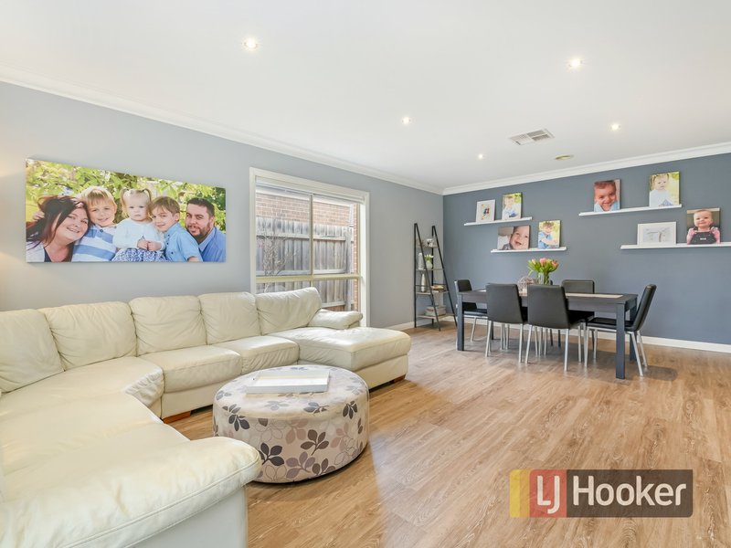 Photo - 5 Longhirst Avenue, Cranbourne VIC 3977 - Image 6