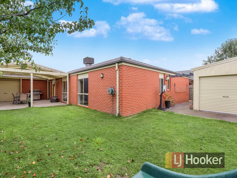 Photo - 5 Longhirst Avenue, Cranbourne VIC 3977 - Image 7