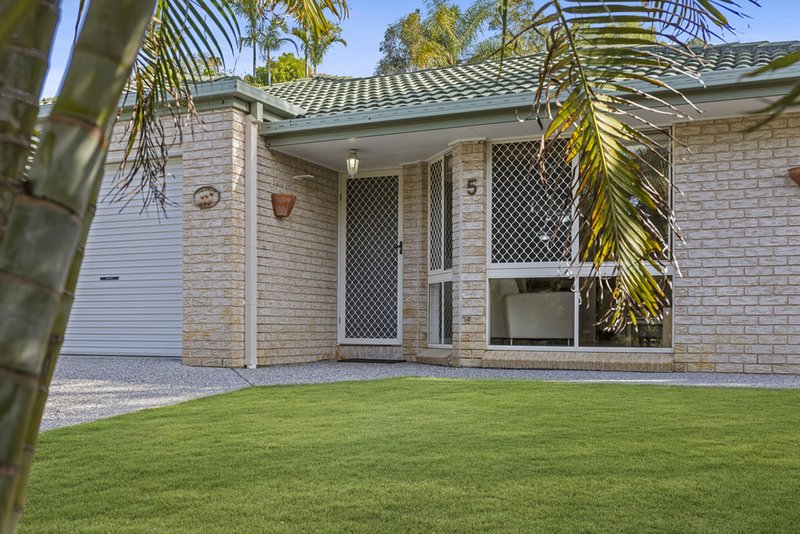 Photo - 5 Longreef Court, Albany Creek QLD 4035 - Image 3