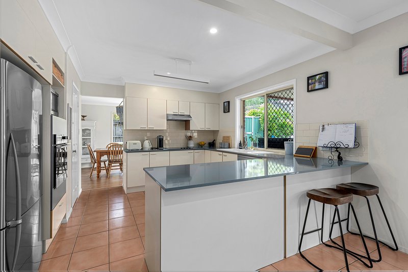 Photo - 5 Lorenc Place, Bridgeman Downs QLD 4035 - Image 7