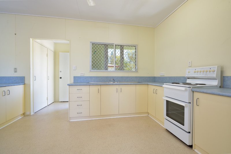 Photo - 5 Lorikeet Avenue, New Auckland QLD 4680 - Image 7