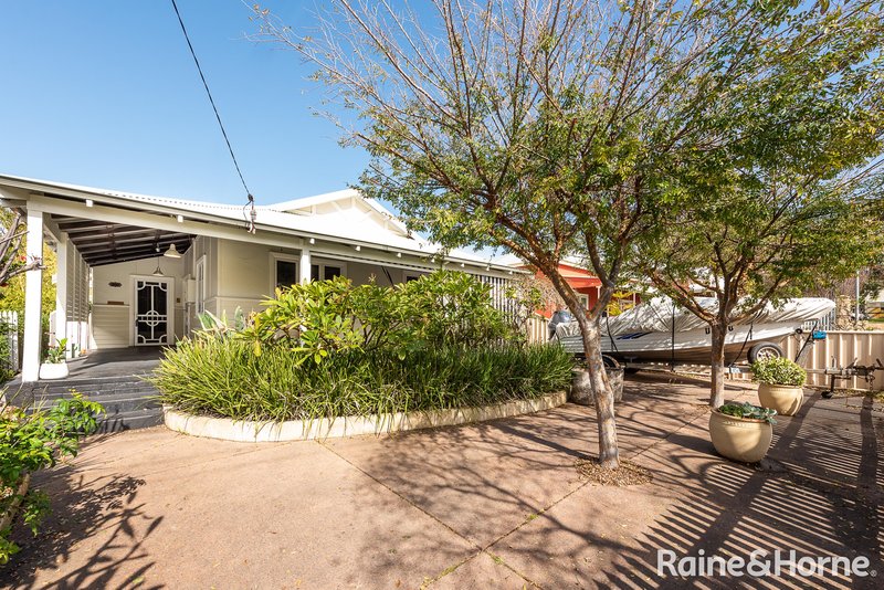 Photo - 5 Lovegrove Avenue, Bunbury WA 6230 - Image 2