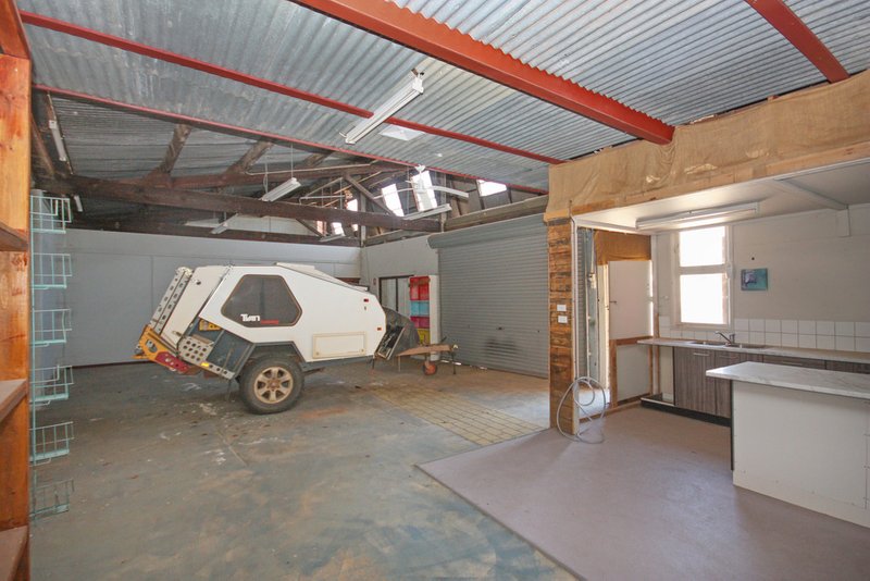 Photo - 5 Lowry Place, Benalla VIC 3672 - Image 3