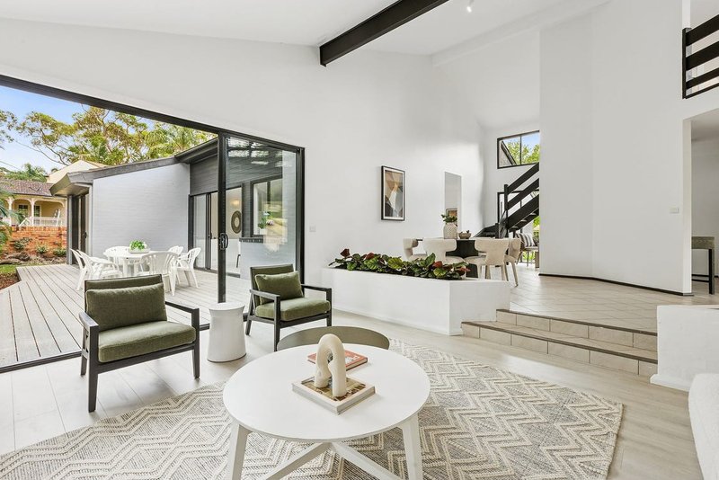 Photo - 5 Lucia Avenue, St Ives NSW 2075 - Image 3