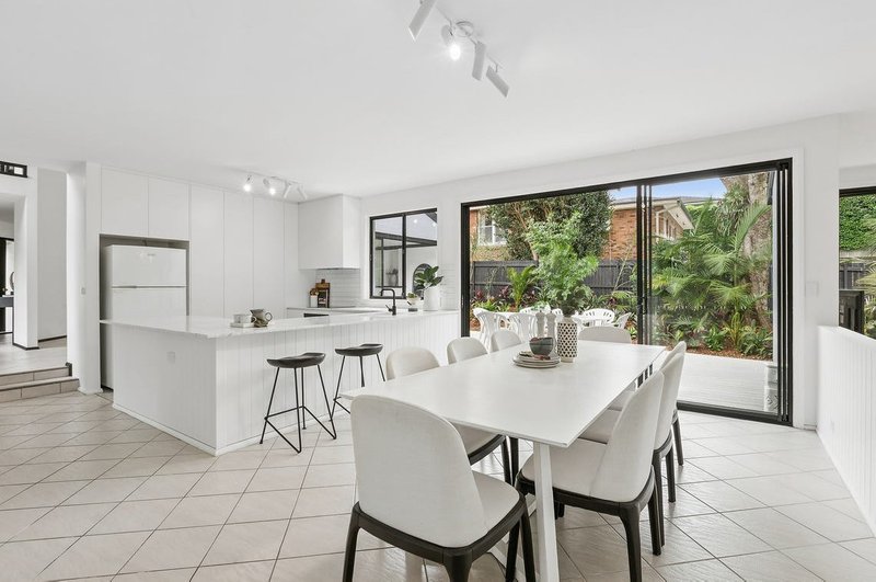 Photo - 5 Lucia Avenue, St Ives NSW 2075 - Image 4