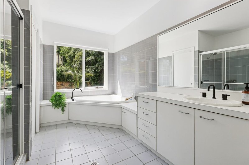 Photo - 5 Lucia Avenue, St Ives NSW 2075 - Image 9