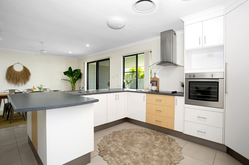 Photo - 5 Lucy Court, Mirani QLD 4754 - Image 3