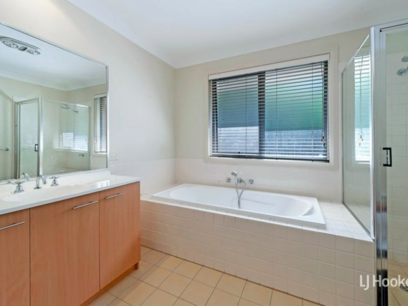 Photo - 5 Ludlow Street, Stanhope Gardens NSW 2768 - Image 5