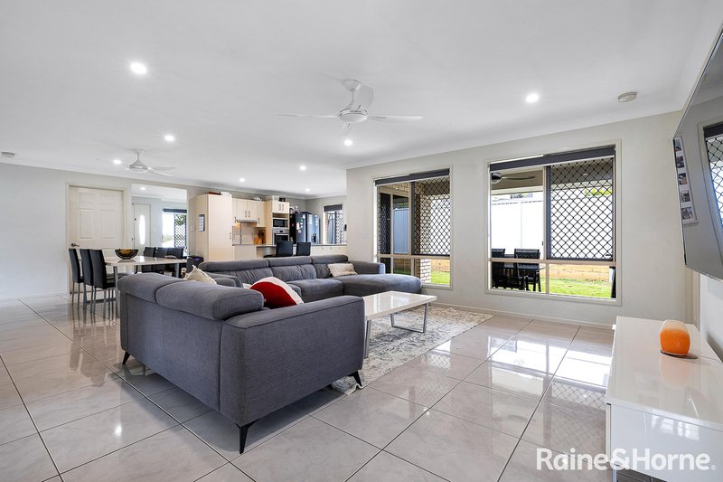 Photo - 5 Ludmilla Place, Alexandra Hills QLD 4161 - Image 7