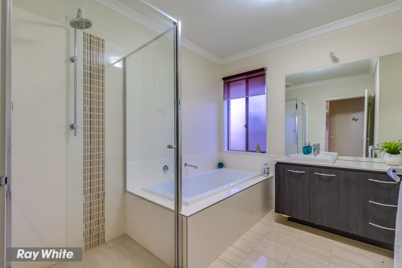 Photo - 5 Lukis Avenue, Williams Landing VIC 3027 - Image 14