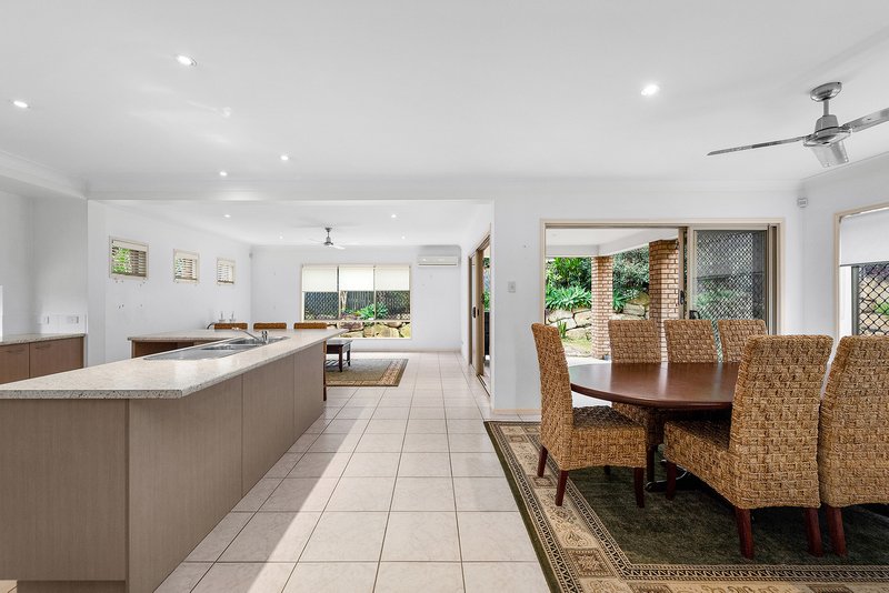 Photo - 5 Lunar Place, Bridgeman Downs QLD 4035 - Image 6