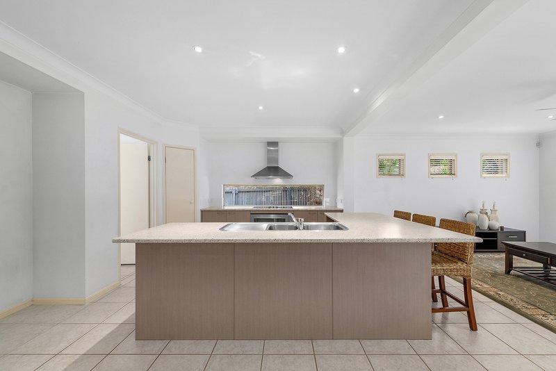 Photo - 5 Lunar Place, Bridgeman Downs QLD 4035 - Image 7