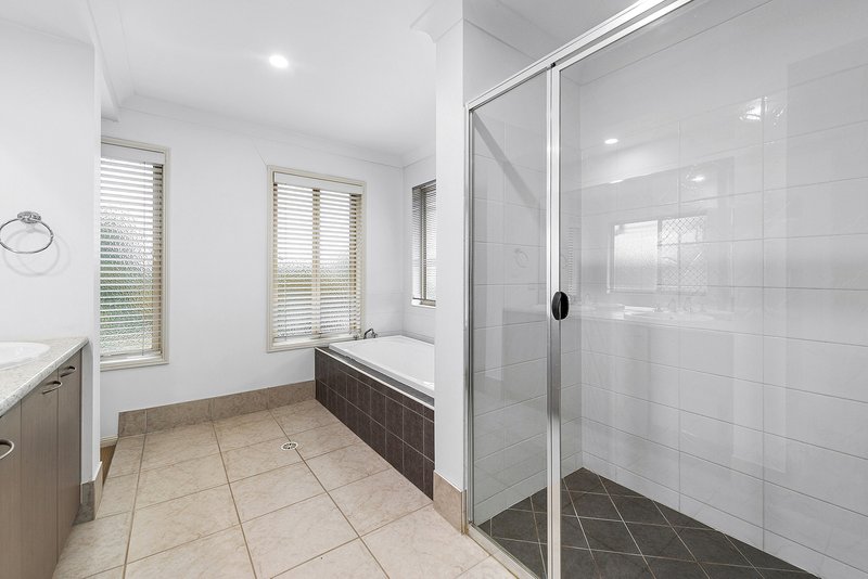 Photo - 5 Lunar Place, Bridgeman Downs QLD 4035 - Image 13