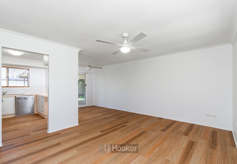 Photo - 5 Lupus Street, Hillcrest QLD 4118 - Image 10