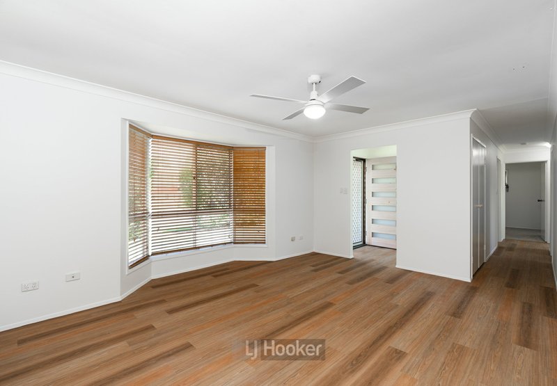 Photo - 5 Lupus Street, Hillcrest QLD 4118 - Image 12