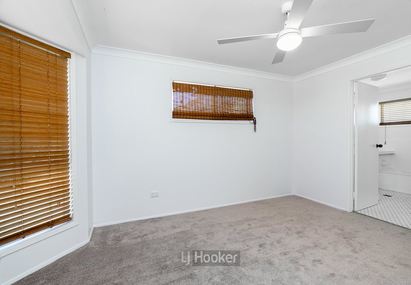 Photo - 5 Lupus Street, Hillcrest QLD 4118 - Image 13