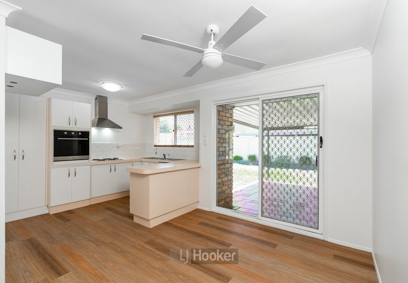 Photo - 5 Lupus Street, Hillcrest QLD 4118 - Image 16