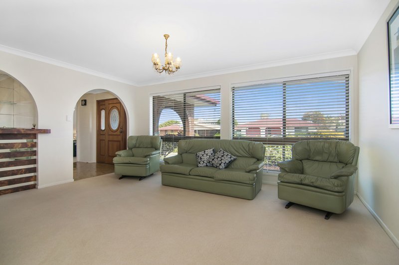 Photo - 5 Macbeth Place, Sunnybank Hills QLD 4109 - Image 4